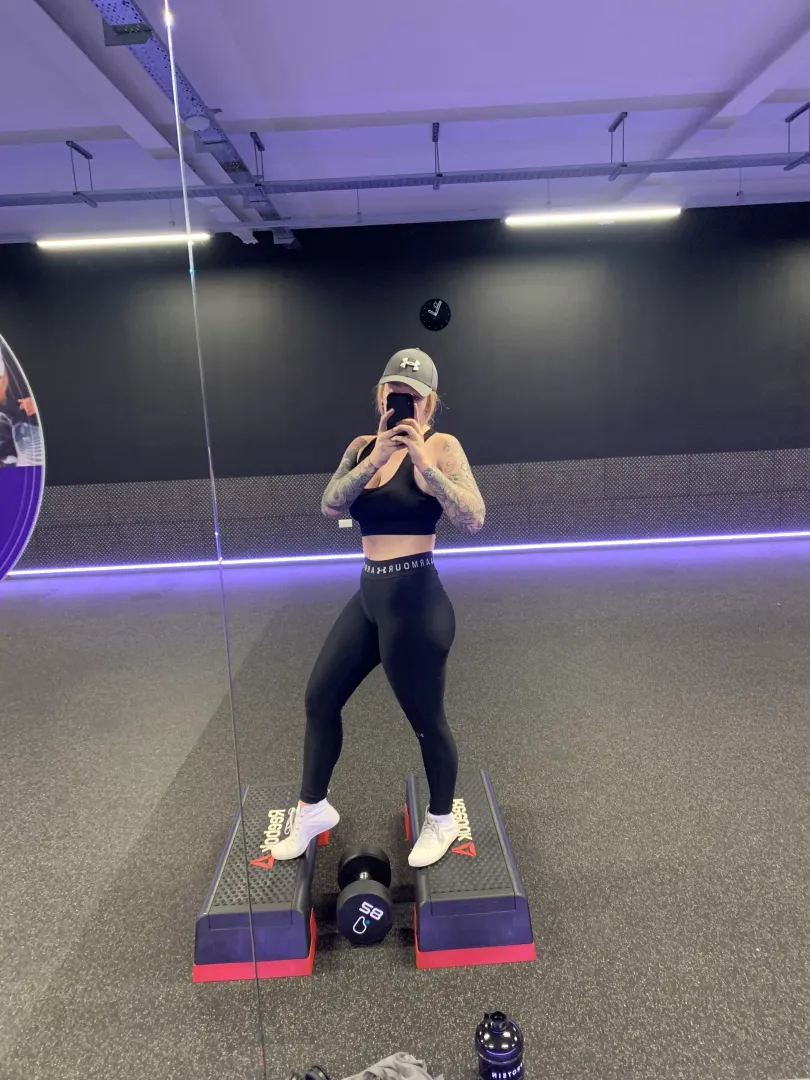 How do I look?🤷🏼‍♀️😇😇😇 posted by jane-xox