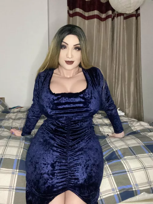 How do I look? by May_Juggs