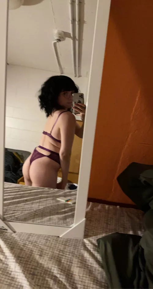 How do I look :) by Bumblebeelove1