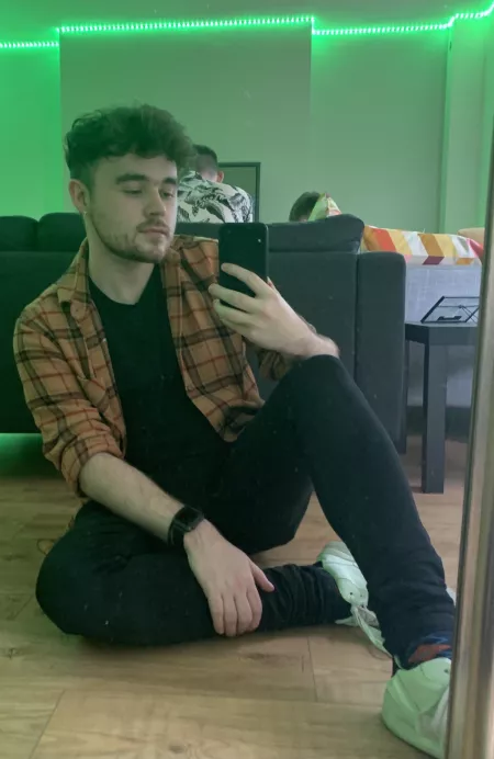 How do i look? by Jaberun