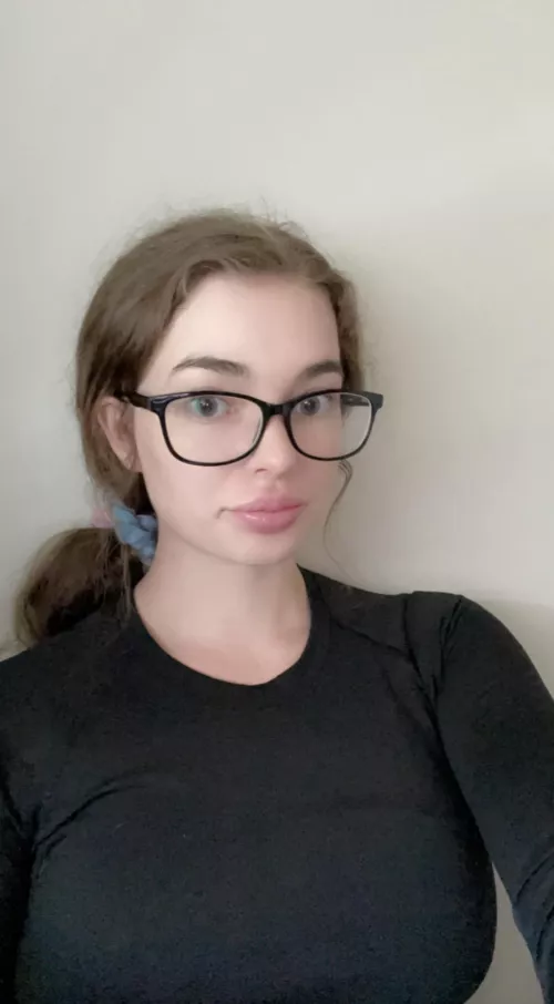 How do I look? by realprettyangel