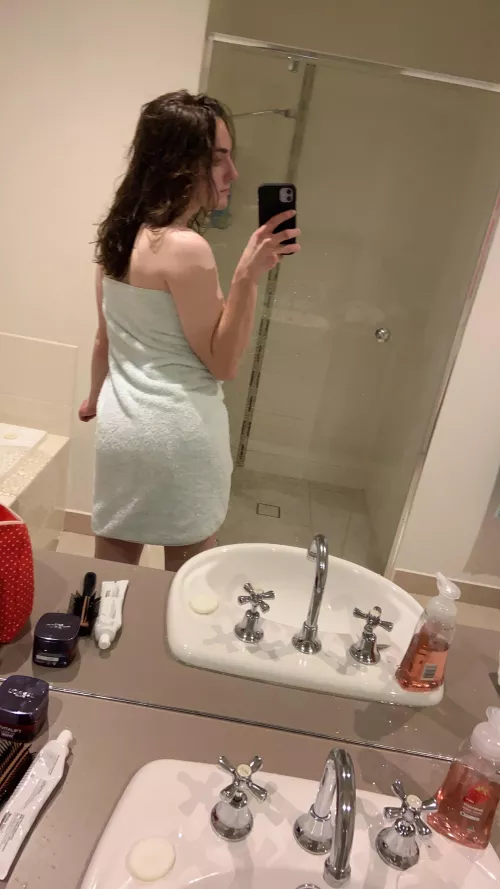 How do I look, fresh out of the shower?? 😖🥺 by _WhiteWren_