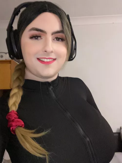 How do I look? by May_Juggs