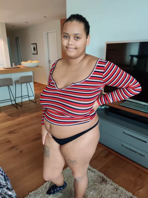 How do i look😋 by curvypotchi