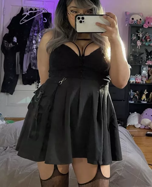 How do I look in fishnets? by Miyaaldine