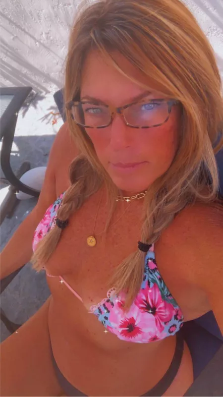 How do I look in my bikini by Smilebug6969