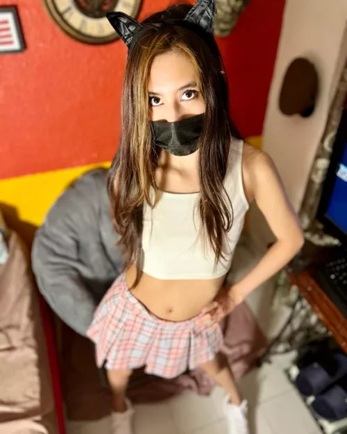 How do I look in this? by ALexlexFun