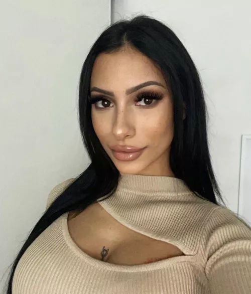 How do my lips look? Wondering how they feel? by boredandh1