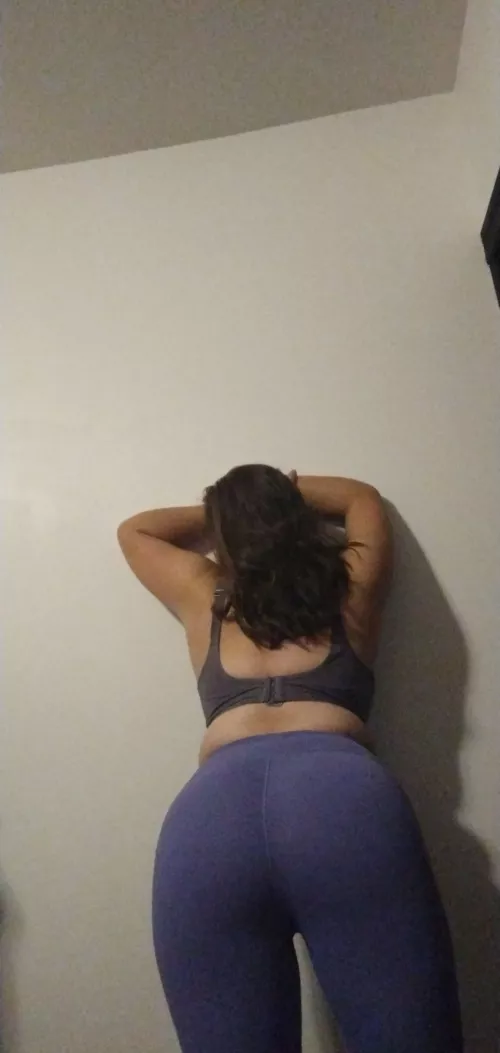 How do my new leggings look on me?? by BiGirlOnFire