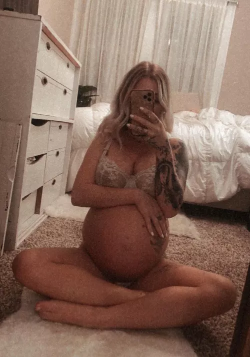 How do u like the belly staring right at you? by Mommy_ashtyn