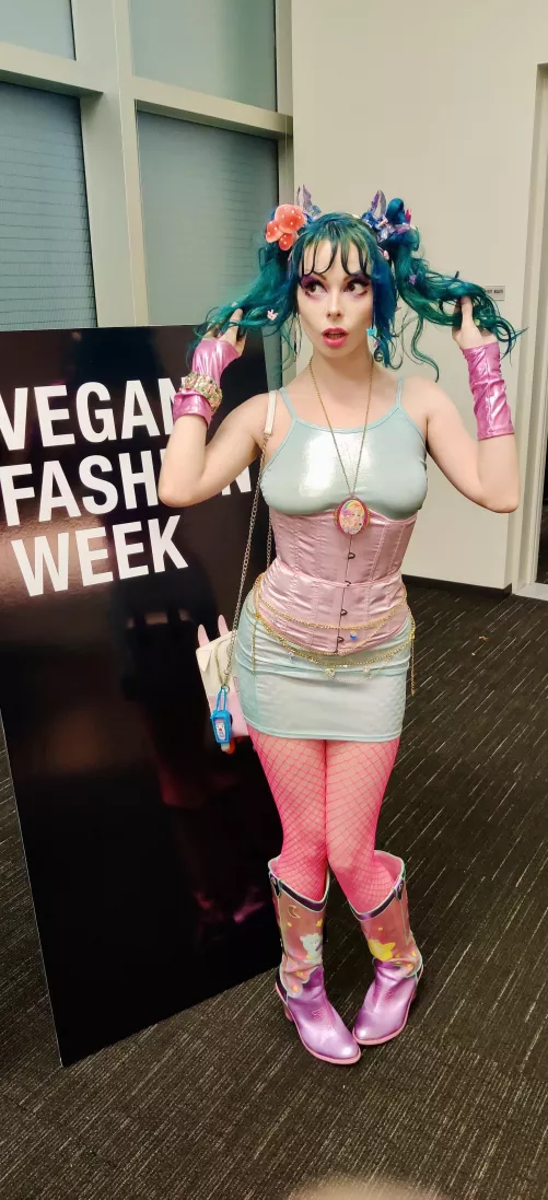 ✨👀 How do we feel about this shiny metallic and silk fit? 👀✨ by girlflavouredmilk