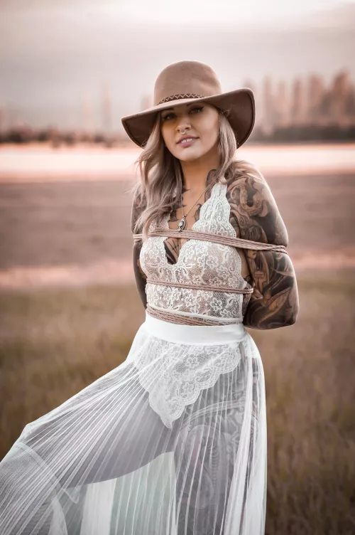 How do you feel about a tied up tattooed girl? by kikiWal