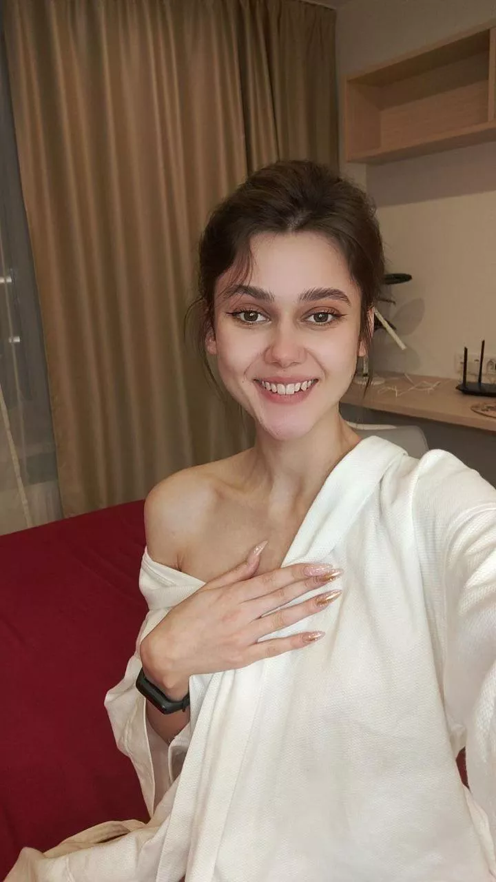 How do you feel about girls who like to be naughty alone?😏👇 posted by JesicaDeepThroat