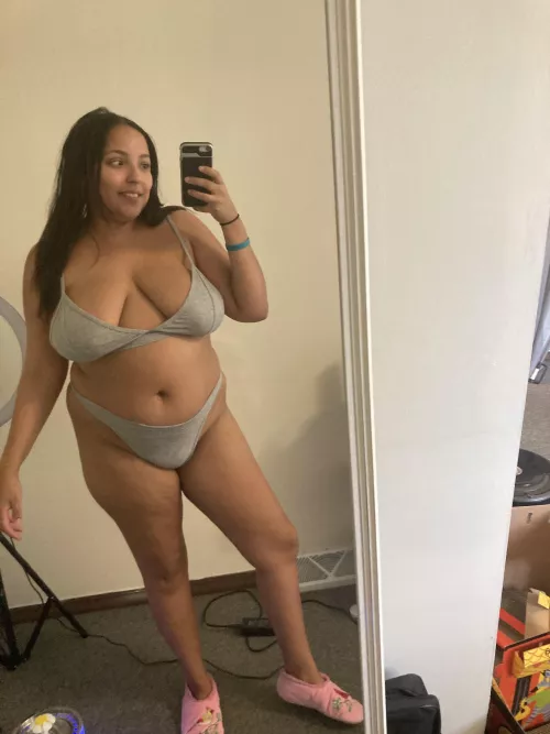 How do you like a full body mirror selfie? 😘 by leftistbitch25