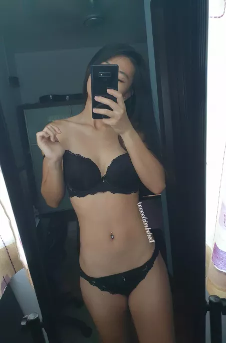 How do you like black on me? by reneebxmbshell