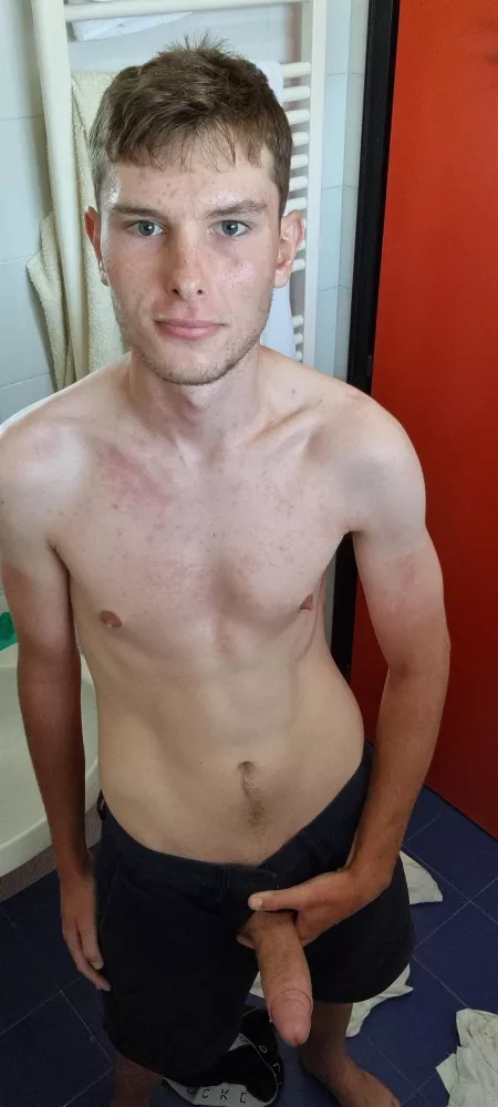 How do you like kiwi teen cock by temporarynude