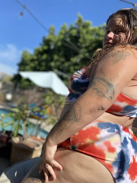 how do you like my curvy body? by handful_heather420