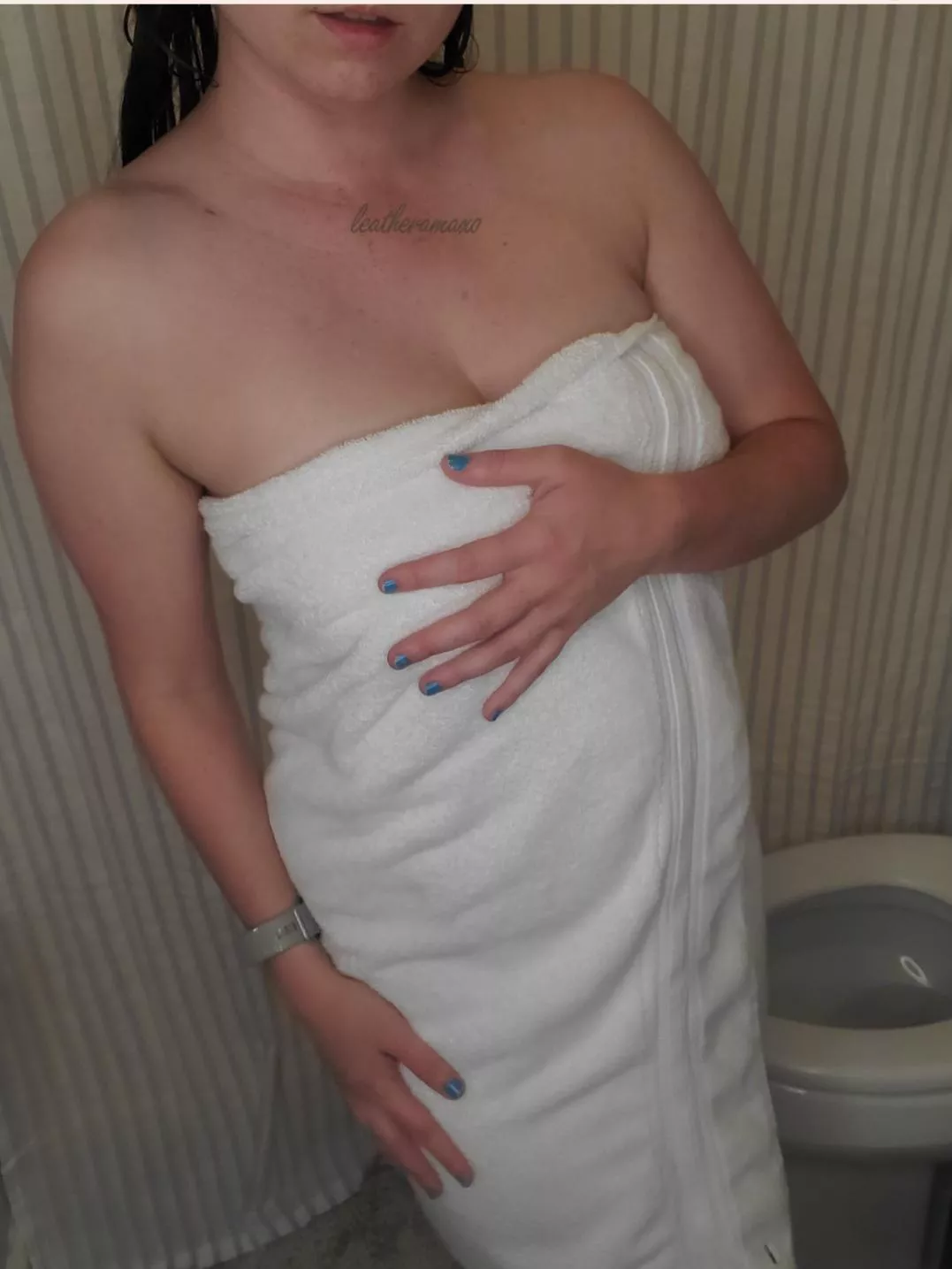 How do you like my freckles? posted by leatheramaxo