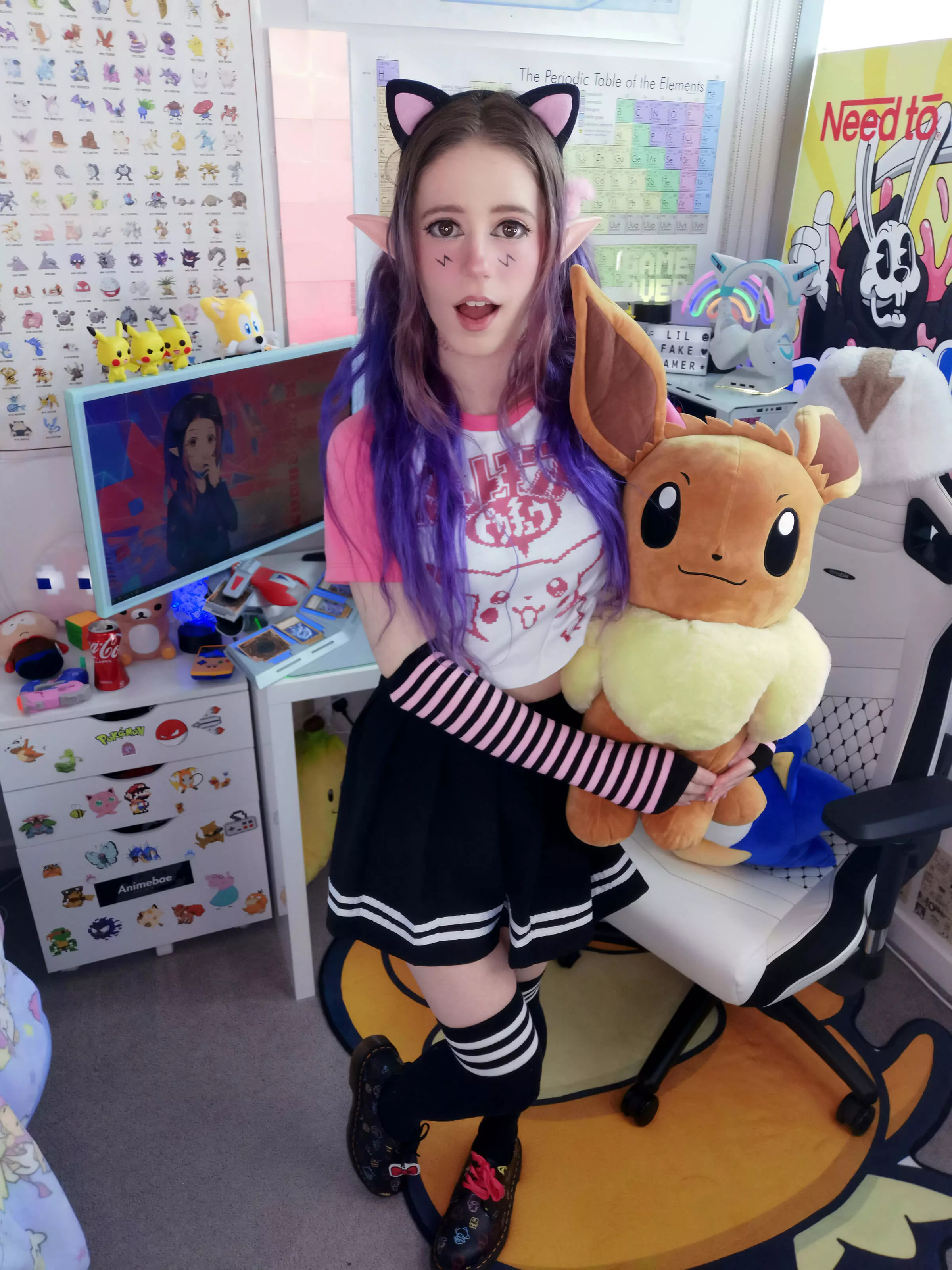 how do you like my shoes? 😋❤️ posted by lilfakegamer