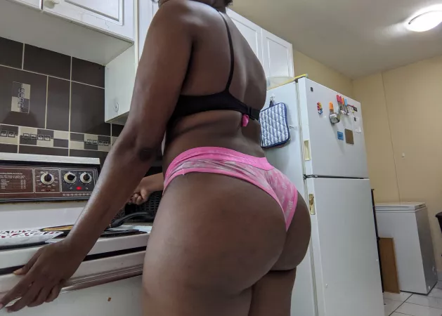 How do you like your pancakes? (F) by tinselthot