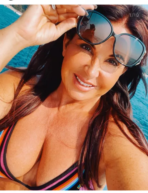 How do you rate this gilf? by MilfManGilfMan666