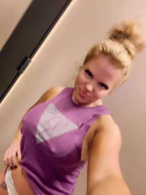 How does Mommy look after tanning? by texas_gypsysoul