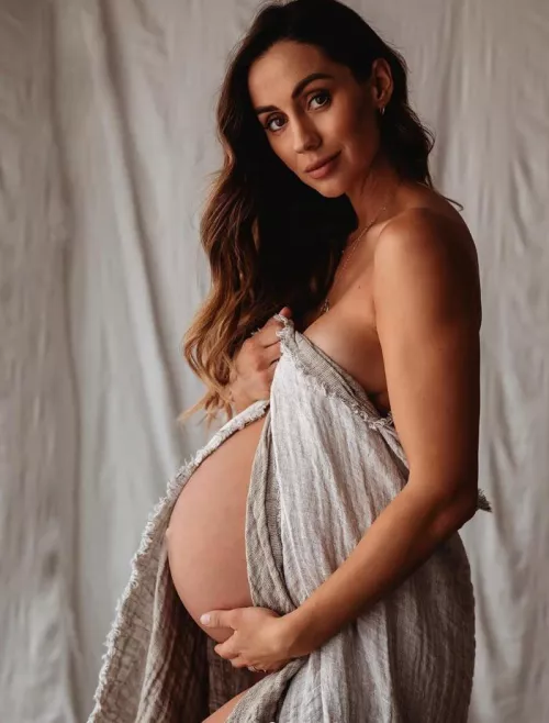 How does my preggo belly look? by Fit-Cheek3998