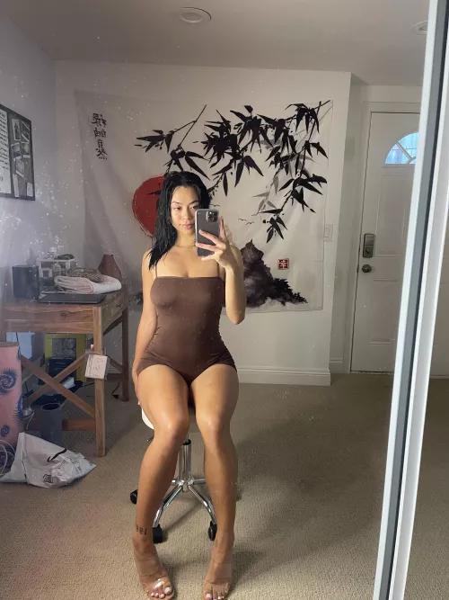 How does this color look on me? by sydyonce