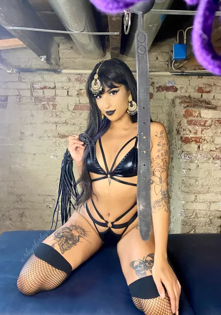 How does this sub feel about Indian goth sluts? 😼 by slaysheslays