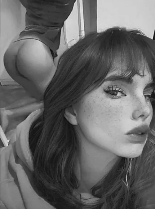 How far can you guys get me😚✌️. I hope u like the pic<333 by Doegates