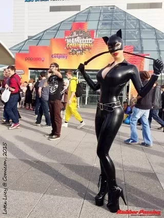 How I would love to bump into her at comic con posted by Fetnetworks