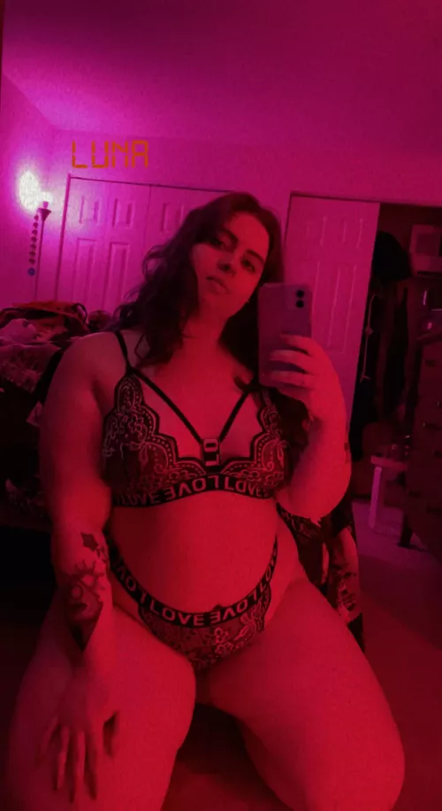 How is everyone’s night? by luna_jade98