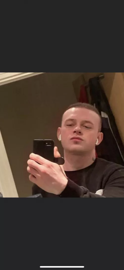 How is everyone’s Sunday evening. by AntLee8986