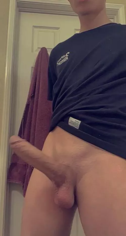 How is it? by ValentinoZay