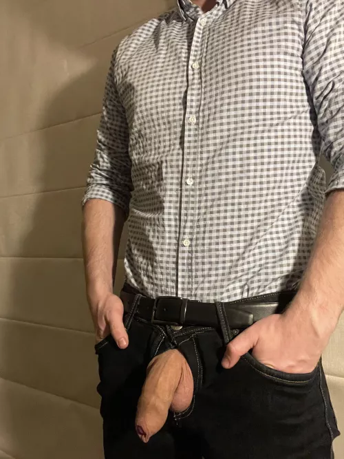 How many Aussie have we got in here? by throw_awayaussie