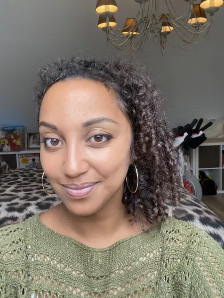 How many likes for my wife ? by de_jean4