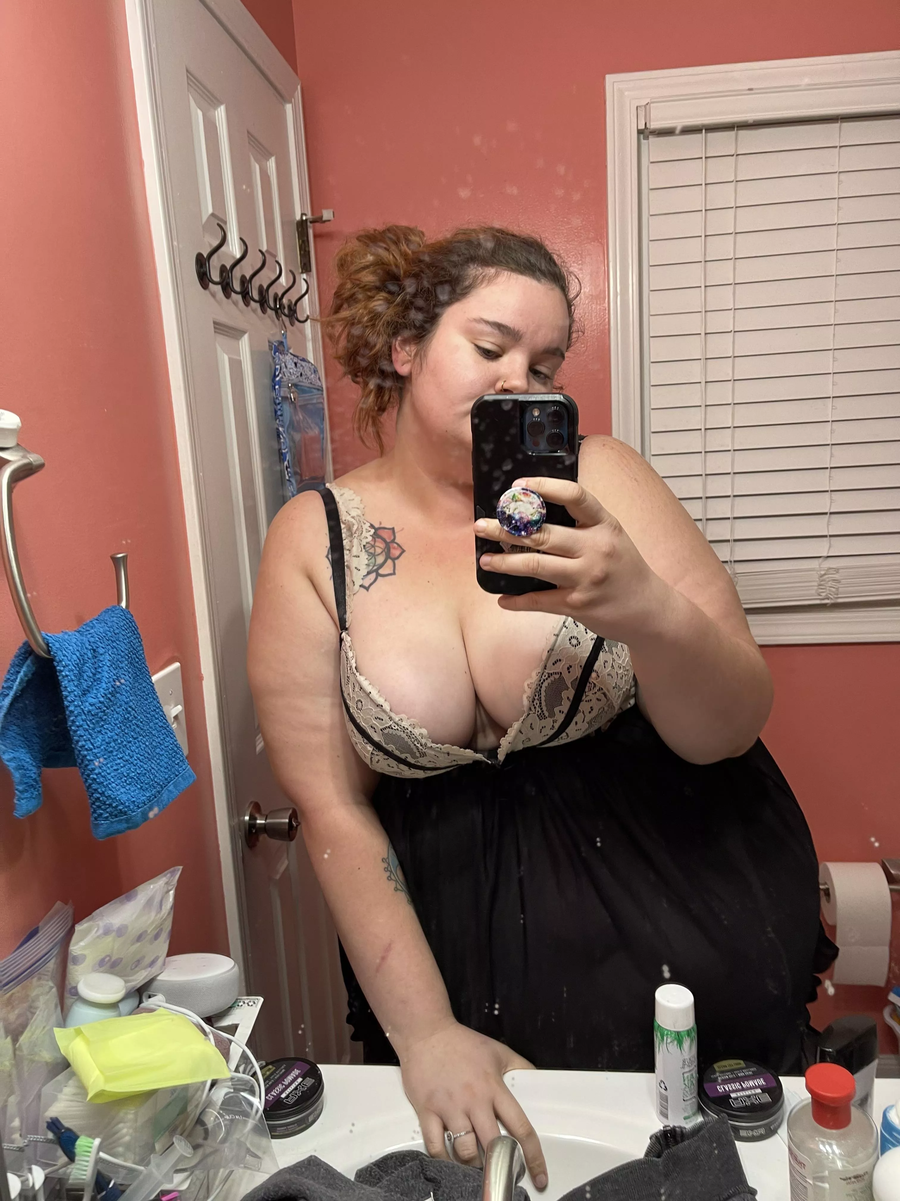 How many older guys would fuck my wife? nudes GLAMOURHOUND