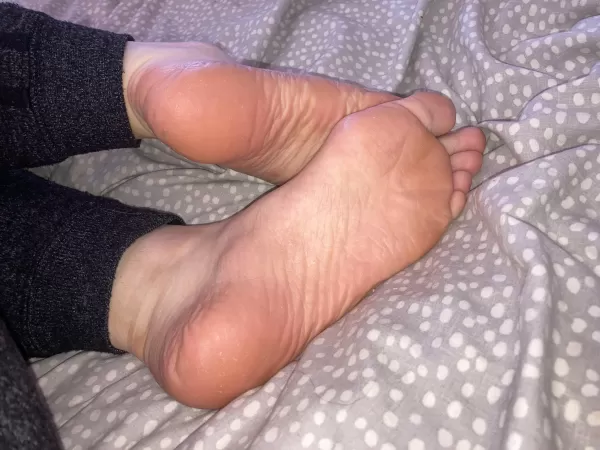 how much do you like my little feet? 😇 by _cali_gray_