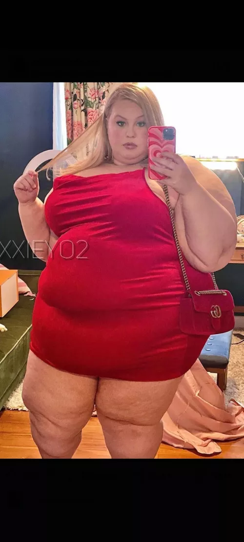 How much do you think she weighs? 😂😂😍😍😍🍰🍰❤️❤️❤️ by atlanticblonde123xxx