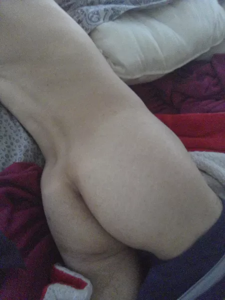 How my butt wakes up every morning by TheAmazingSmoothBoy