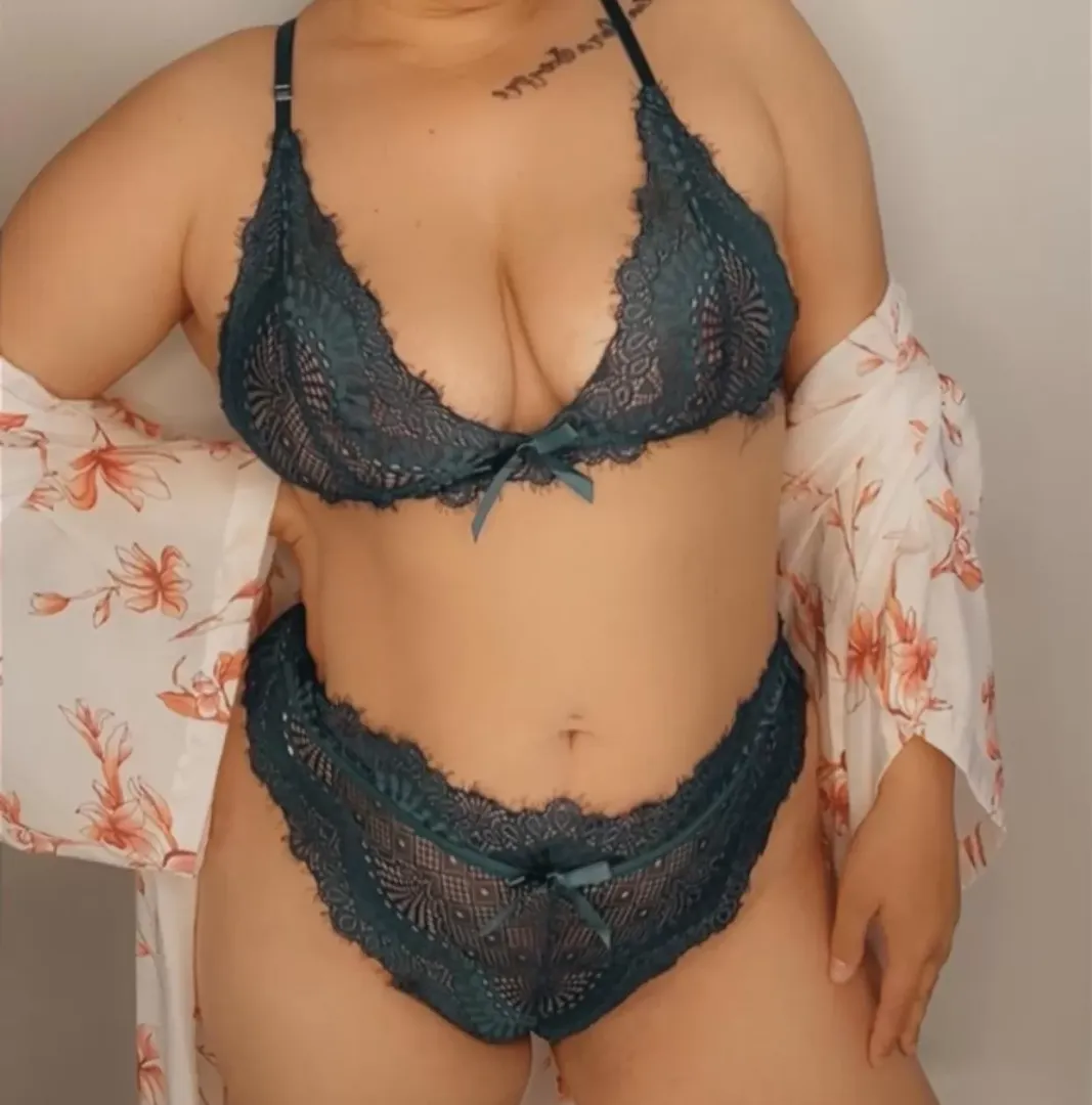 How quick can you undress me and bend me over 😉 posted by meeks1223