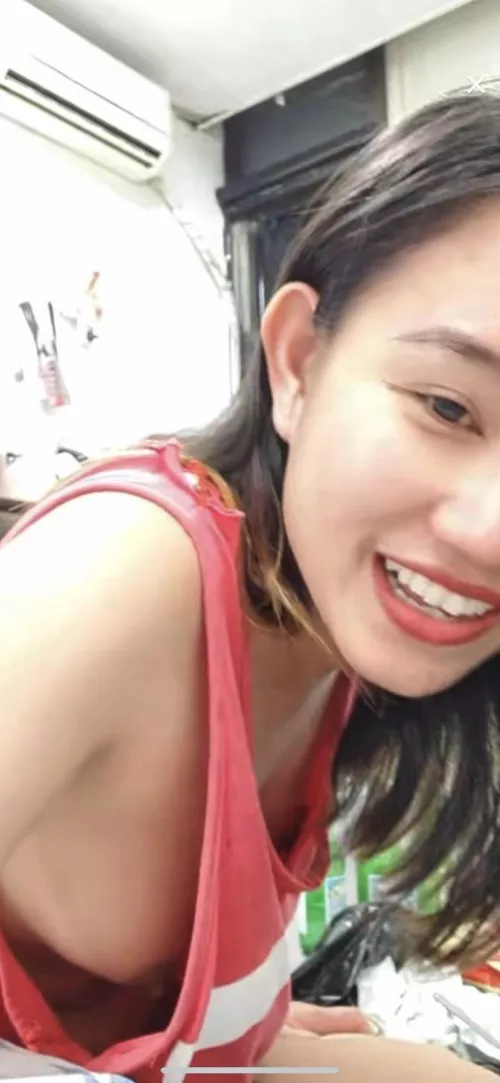 How to hide chat at TikTok? Swiping ain’t possible anymore? by No-Location-3677