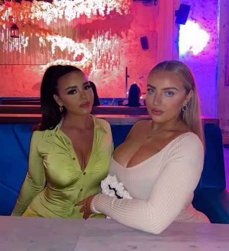 How to make big look tiny by qazmlpfghcvb