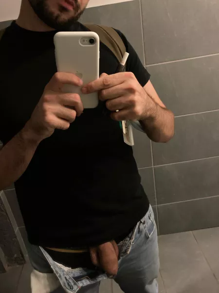 How to make it hard ?🔞💦 by jacob_usoro