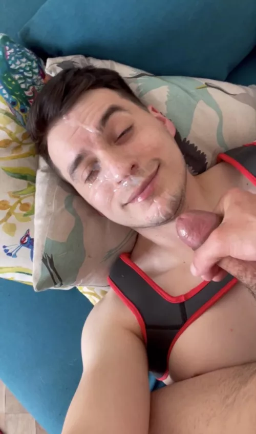 How to make me happy: shoot your cum on my face :) by OFMartinPescador