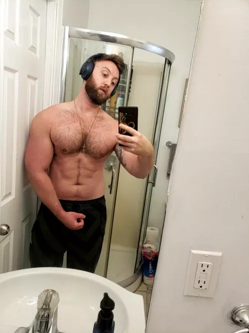 How we doin? by R2D33Z3DNUTZ