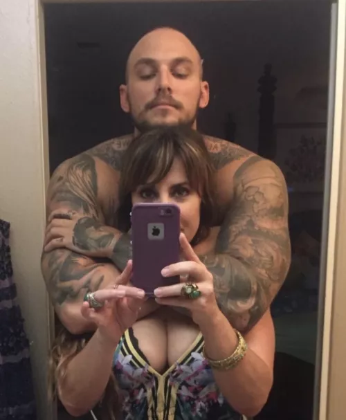 How would you react if your wife sent you this pic while she’s away on a bachelorette weekend? by aaronsnowxxx