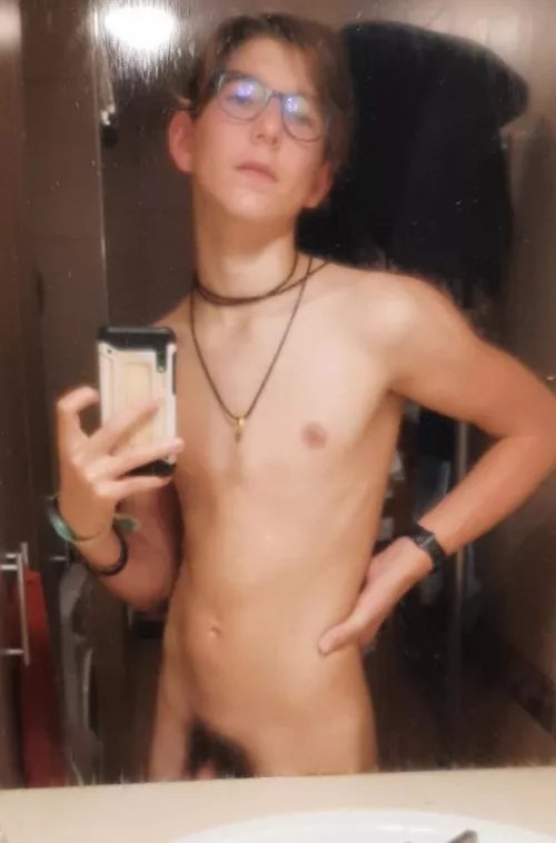 How ya like my necklace? by Gasalt0