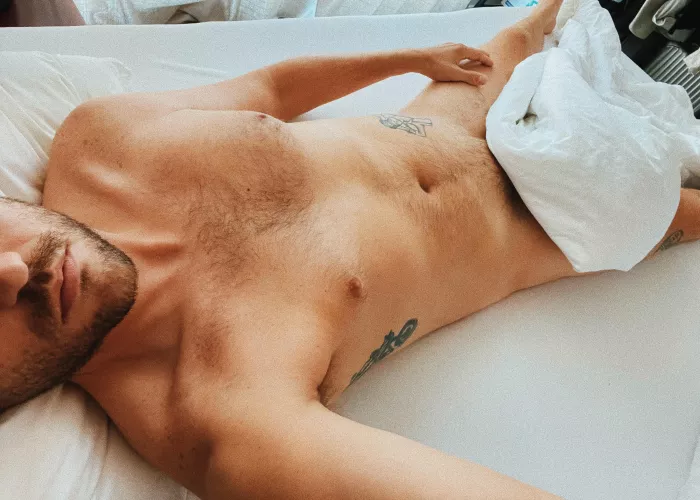 How you like lazy mornings in bed? 😌 by Silsuf