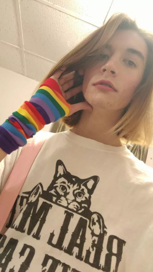 Howdy :3 by Accomplished_Look_95